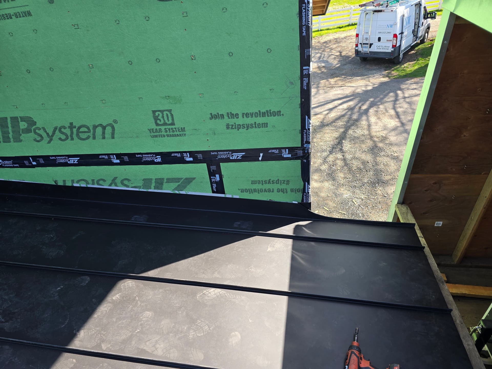 Gallery photos for 24 Gauge Standing Seam Metal Roof With Zero Unnecessary Seams: Image #2